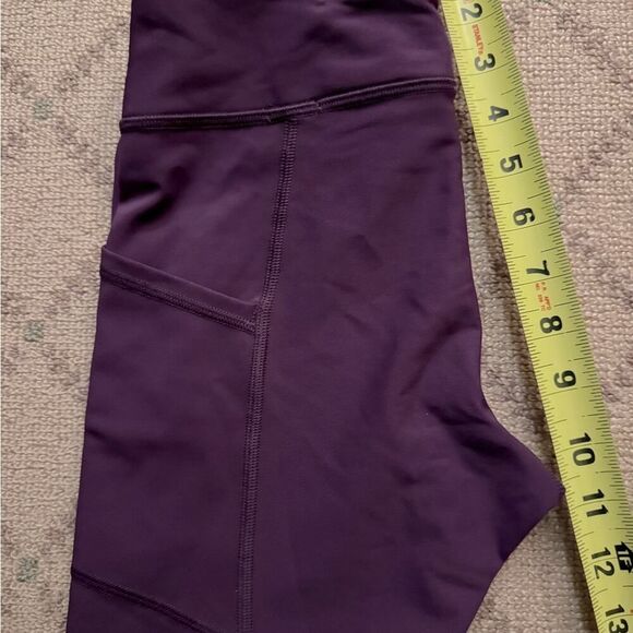 lululemon Tight Stuff Deep Zinfandel reflective scalloped hem leggings NWOT 4 - Picture 6 of 10